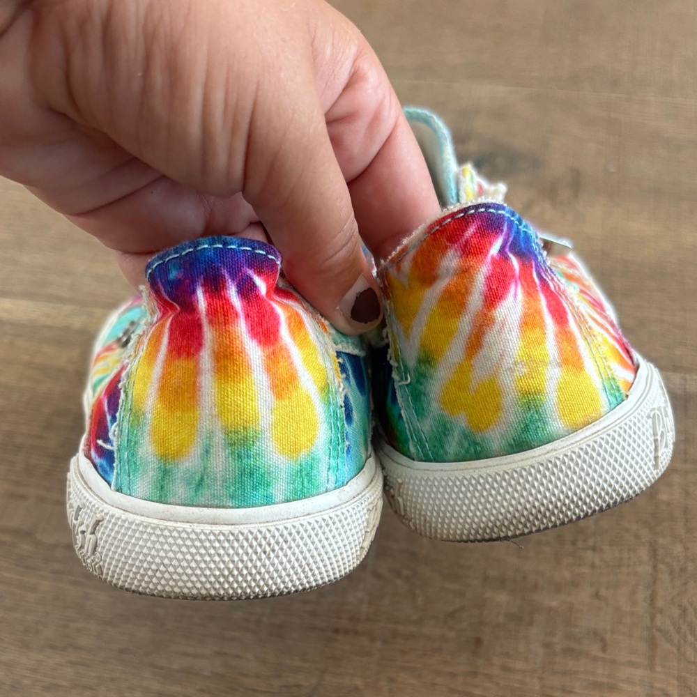 Blowfish Colorful Tie-Dye Women's Sneakers - Picture 5 of 6